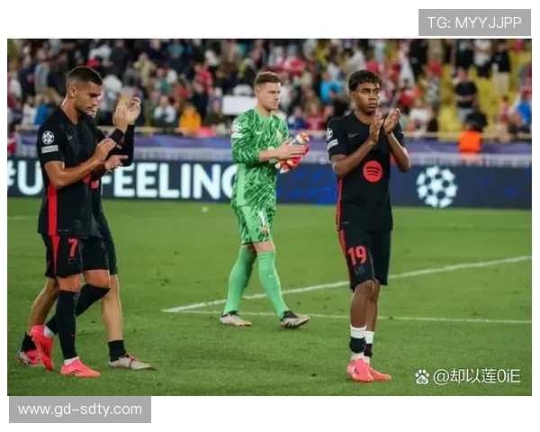 8连胜领跑积分榜 强势表现震撼全场